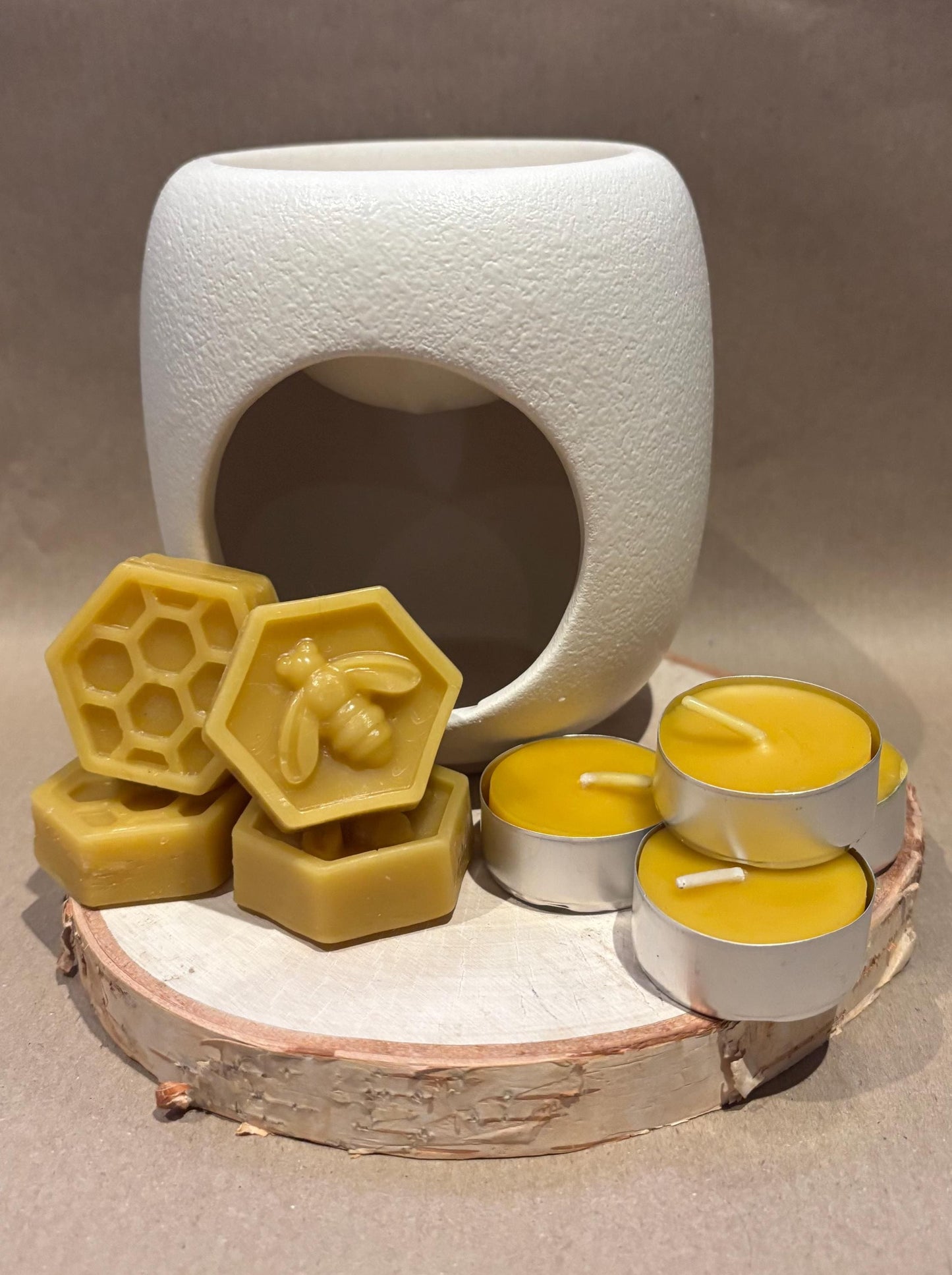 Beeswax Melting Kit – Wax Melter, 5 Beeswax Tea Light Candles & 5 Beeswax Melts