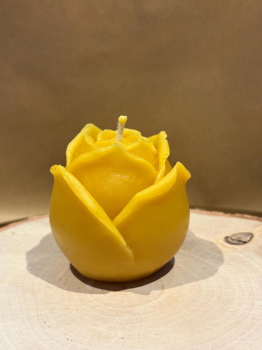 Beeswax Rose Candle – A Natural Touch of Elegance