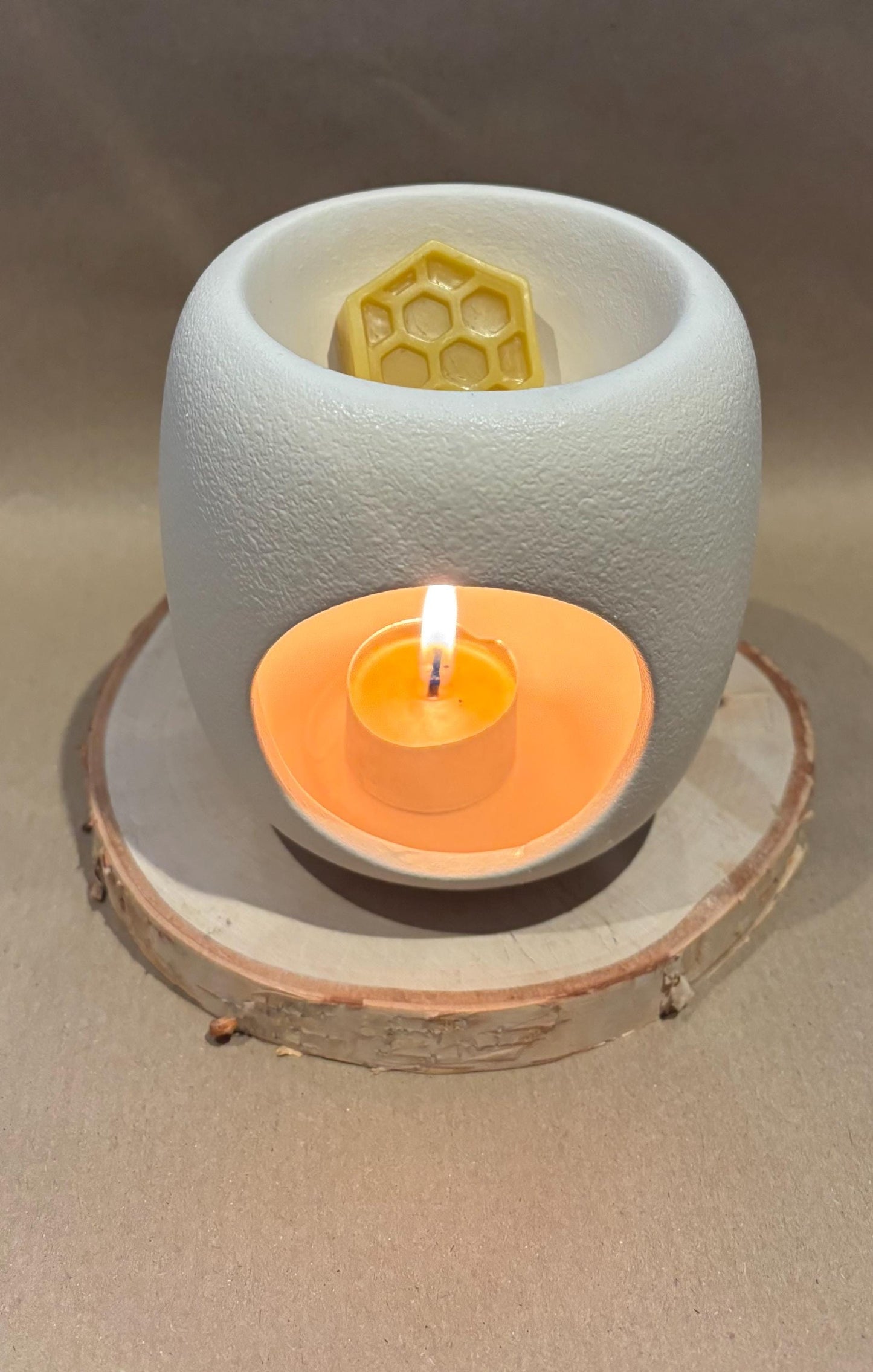 Beeswax Melting Kit – Wax Melter, 5 Beeswax Tea Light Candles & 5 Beeswax Melts