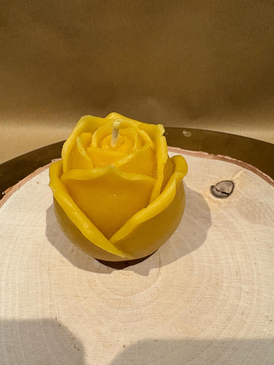 Beeswax Rose Candle – A Natural Touch of Elegance